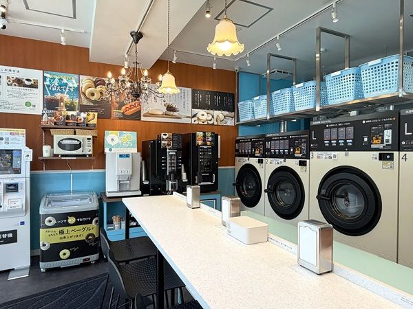 【東京都渋谷区】ランドリーにセルフ式カフェを併設した「しろふわランドリー笹塚北店」オープン！