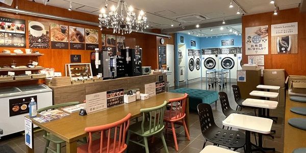 【東京都渋谷区】ランドリーにセルフ式カフェを併設した「しろふわランドリー笹塚北店」オープン！