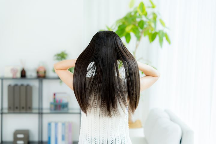 固めないのに「さらさらストレートが最長10時間」！SNSで話題の『ケープ フォーストレート』が湿気の季節に頼もしすぎる