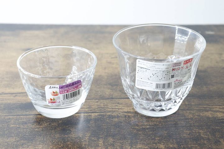 ダイソーのきよら豆鉢とソーダグラスを並べた様子