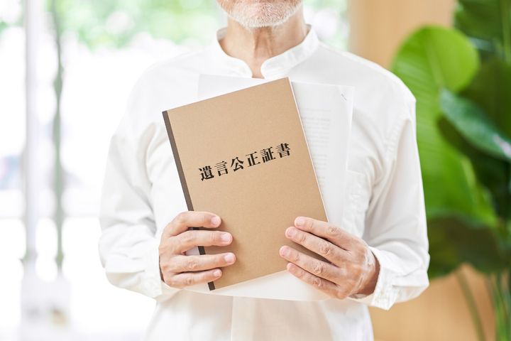 遺言は「父の意向ではない」。父が遺した公正証書の内容に納得しない兄弟、世帯年収700万・60歳男性がとった冷静な対応とは？