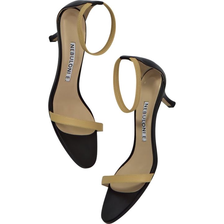 サンダル¥64,900（ネブローニ）