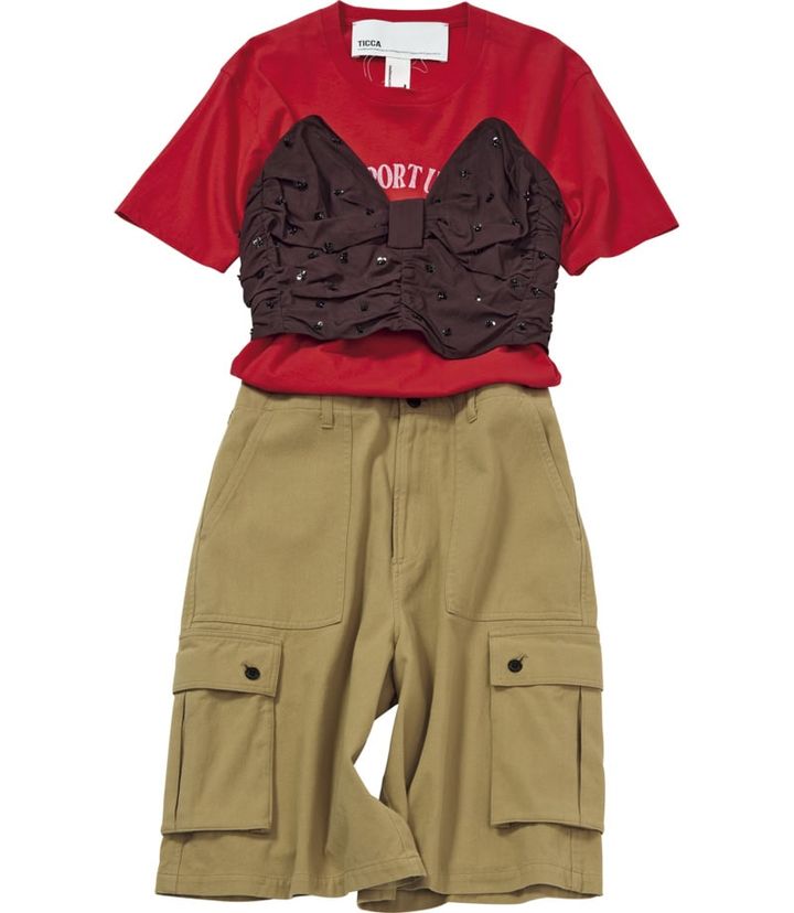 パンツ¥26,400（ザ シンゾーン／シンゾーン ルミネ新宿店） Tシャツ¥13,200（ティッカ） ビスチェ¥33,000（バウム・ウンド・ヘルガーテン／S&T）