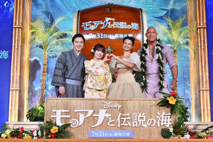（左から）尾上松也、TSUZUMI、キャサリン・ランガイア、ドウェイン・ジョンソン （C） 2026 Disney Enterprises, Inc. All Rights Reserved. width=