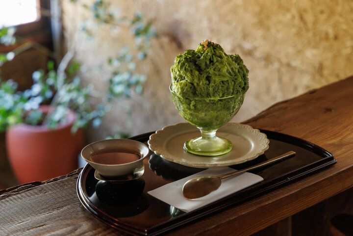 自慢のお茶をかき氷などで味わえる茶房も人気。愛知・岡崎の「産地問屋 宮ザキ園」