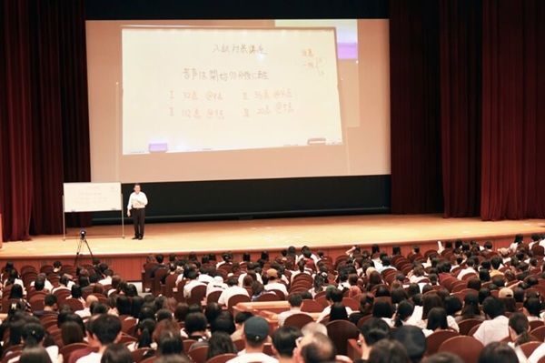 【大阪府枚方市】関西外国語大がオープンキャンパスを開催！公募制推薦入試対策や現役CAの講座も
