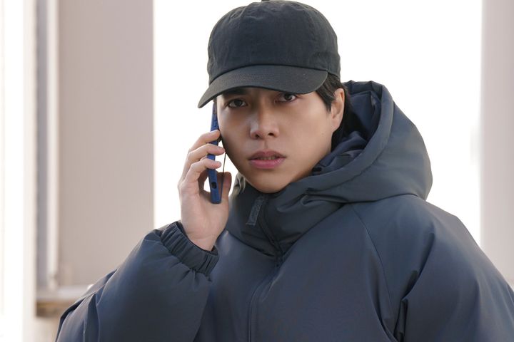 映画『5秒で完全犯罪を生成する方法』新場面写真 （C）2026 Gaga Corporation／Storm Labels Inc.／Studio i3 width=