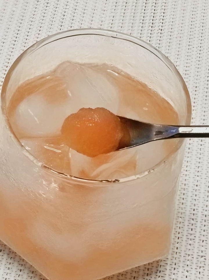 カルディコーヒーファーム「凍らせて食べるすいかあいす」 