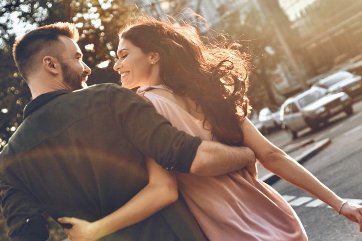 思わせぶりなだけです。男性が「恋愛対象外の女性」にしがちなこと