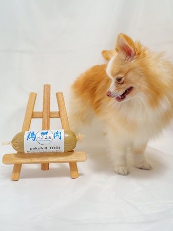 ペット情報メディアを運営するペットモ、国産ロールフード「ぺこふる」の取り扱い開始！