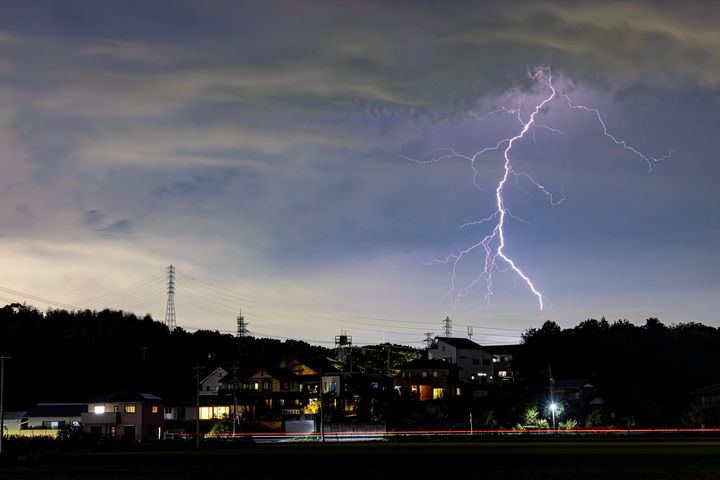 雷雨に遭遇した際のNG行動とは？（画像はイメージ）