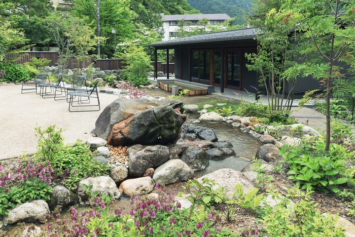 「界 奥飛騨」の中庭