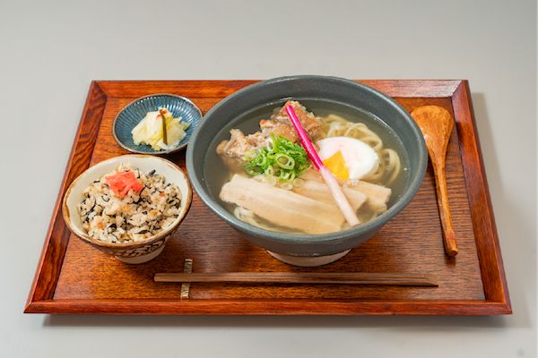 【兵庫県芦屋市】朝7時から営業！沖縄そば専門店「芦屋製麺所 がんじゅ〜」がJR芦屋駅前にオープン
