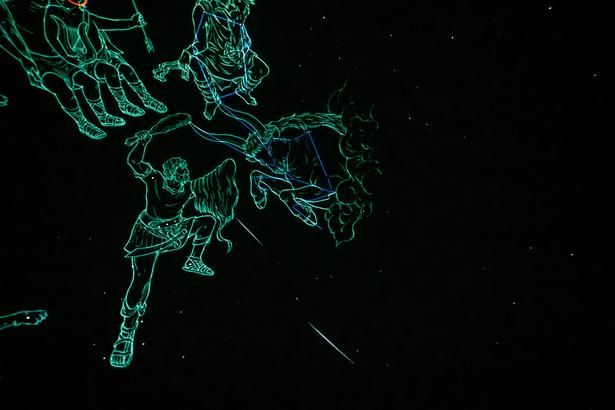 【写真】流れ星がテーマの『流れ星を探して feat. BUMP OF CHICKEN』では、本物のような流星群を目撃することができる