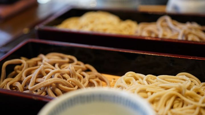 2色 2種類の蕎麦 そば