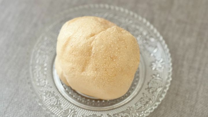 ユニークな食感は食べる価値あり！【ファミマ】甘酸っぱいシュークリーム