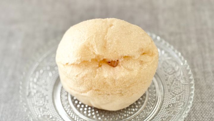 ユニークな食感は食べる価値あり！【ファミマ】甘酸っぱいシュークリーム