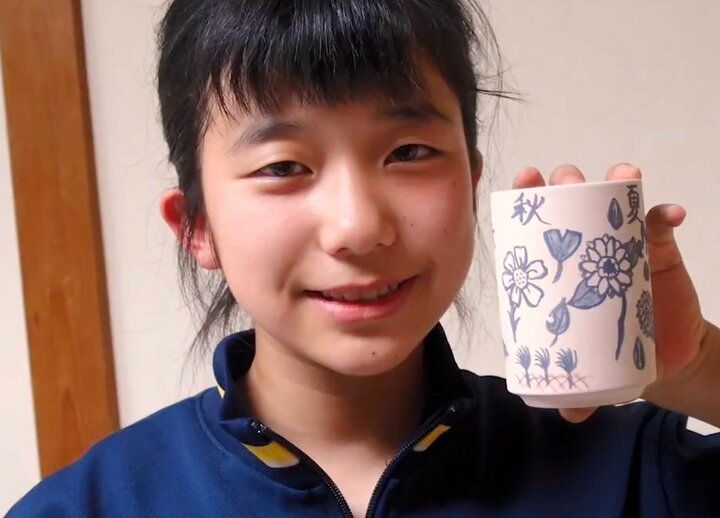 【写真・画像】八丈島出身の22歳セクシー女優「小学校から中学までいじめられていた」壮絶な学生時代を告白「ストレスで髪とか爪とか唇を全部剥いて…」当時の写真も公開 1枚目