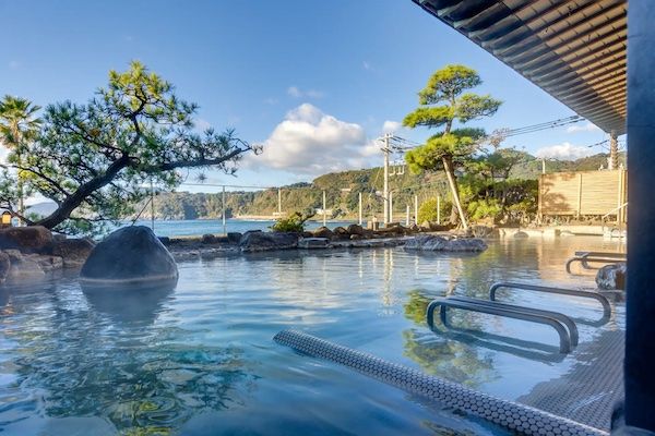 【静岡県東伊豆町】稲取銀水荘公式予約限定。お刺身を豪華9種盛りにアップグレードするキャンペーン実施