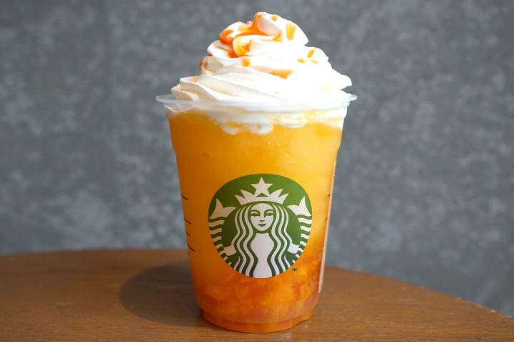 「ぎゅぎゅっと オレンジ ＆ マンゴー フラペチーノ®」