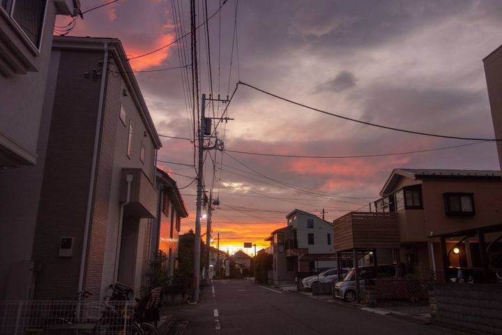 夕方の住宅街