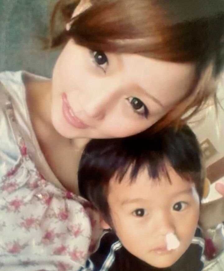 【写真・画像】母は14歳で妊娠、生まれた時は低出生体重児…20歳になった長男 シングルで育て上げた36歳母への言葉に感動 1枚目