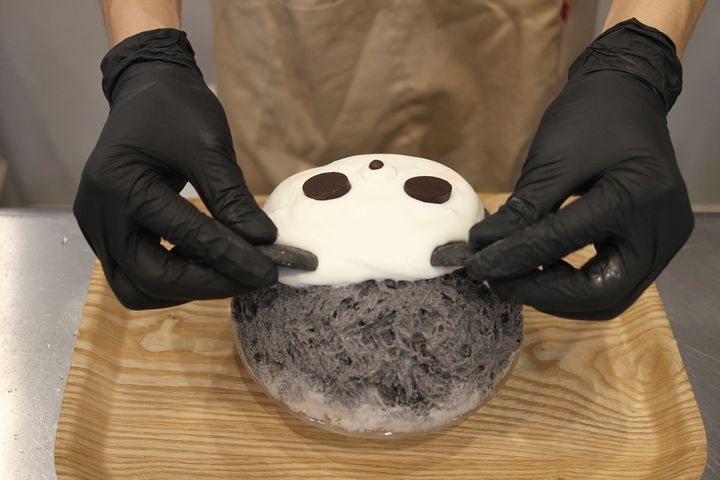 耳の部分はゴマ味のクッキー