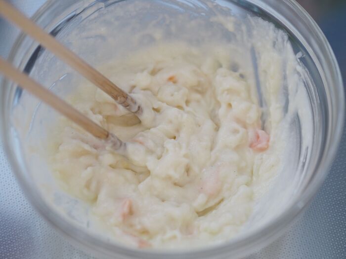 余った『ポテサラ』の驚きの食べ方！リメイクの王様級♡もちもち絶品「ポテサラ餅」の作り方