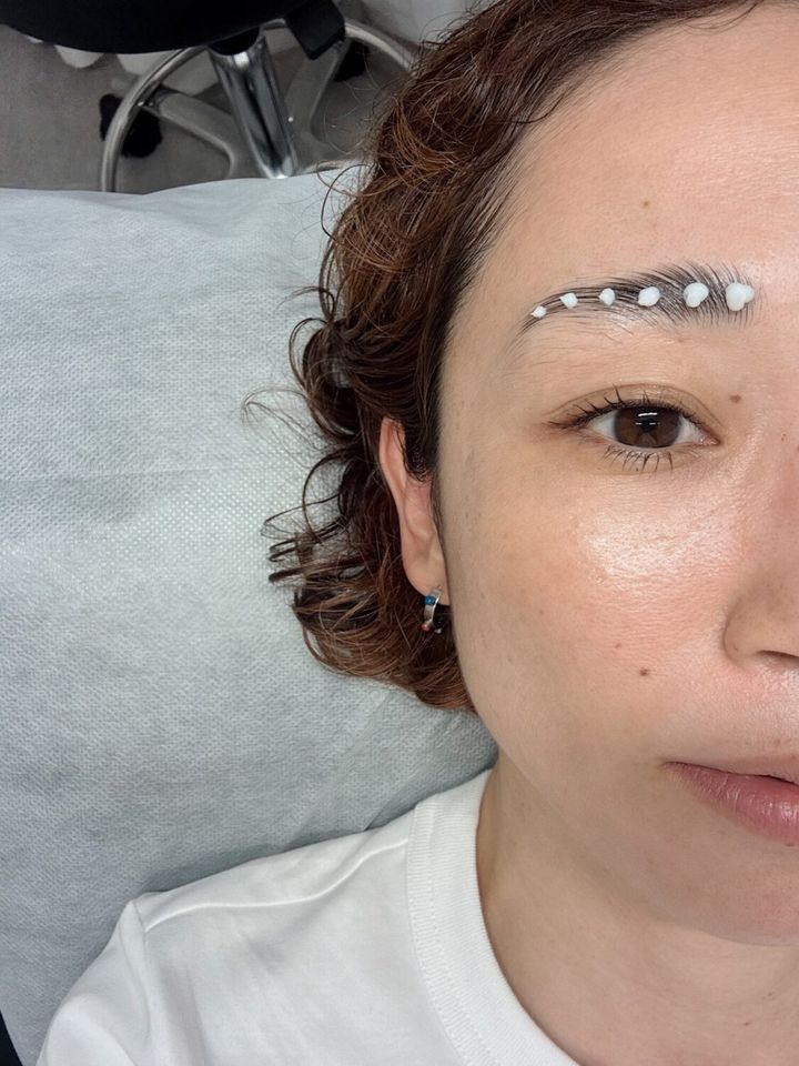 【HBL体験レポ】自眉を活かして毛流れを整えるだけ！点々に薬剤をのせるのが特徴的！
