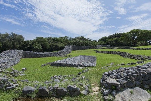 沖縄の城(グスク)ならではの美しさとスケールの大きさを感じる 撮影：樋口涼