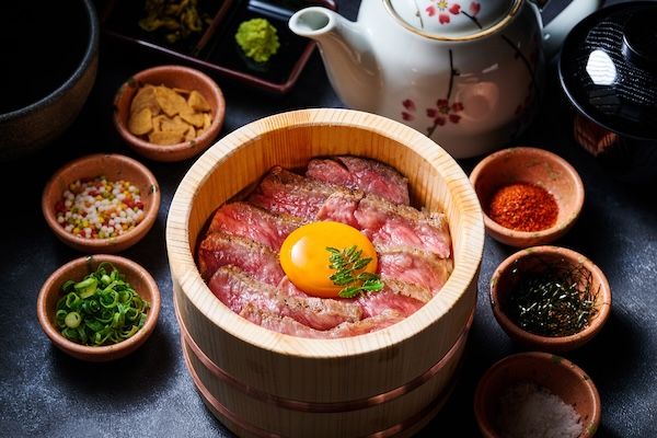 【福岡県福岡市】極上肉をリーズナブルに！「桂香」のランチにA5黒毛和牛の博多牛まぶしが登場