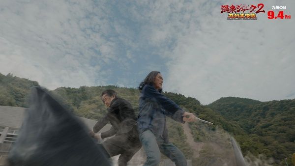 映画『温泉シャーク2 九州大決戦』全国公開に向け、イベントやグッズ販売など企画を実施