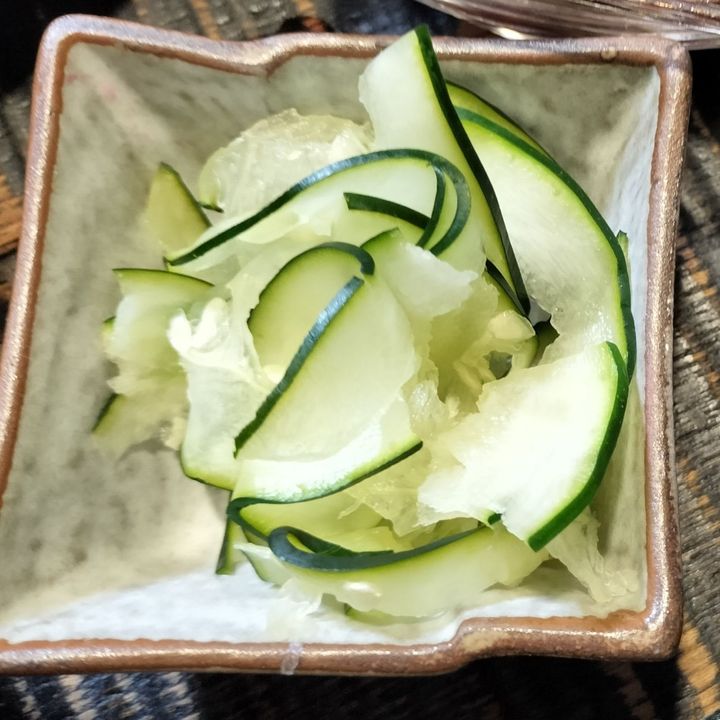 【塩もみ】食べる直前に、すりおろし新生姜と少量の天然塩をかけて！