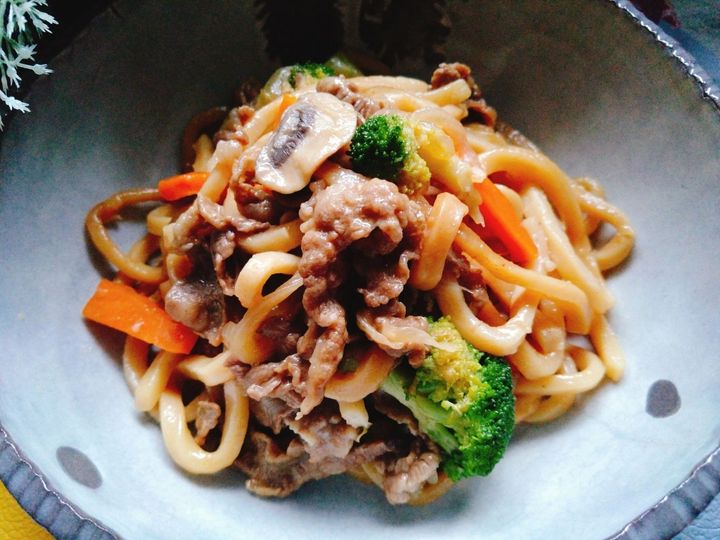 こりゃたまらなく美味しい！洋風焼きうどん