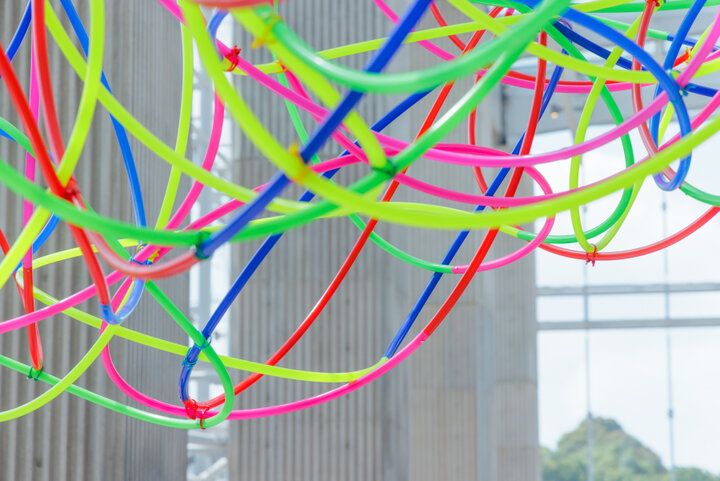 アートにも建築美にも魅せられる、再オープンした愛知「岡崎市美術博物館」。レストランやショップも充実
