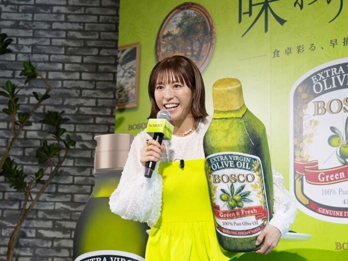 【若槻千夏さん】「アイスにかけるの、超やります！」BOSCOの早摘みグリーンオリーブを五感で楽しむ「味わうアート展」へ