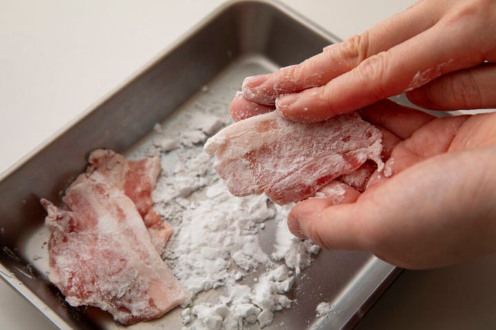 カリカリ豚とトマトのねぎだれあえ