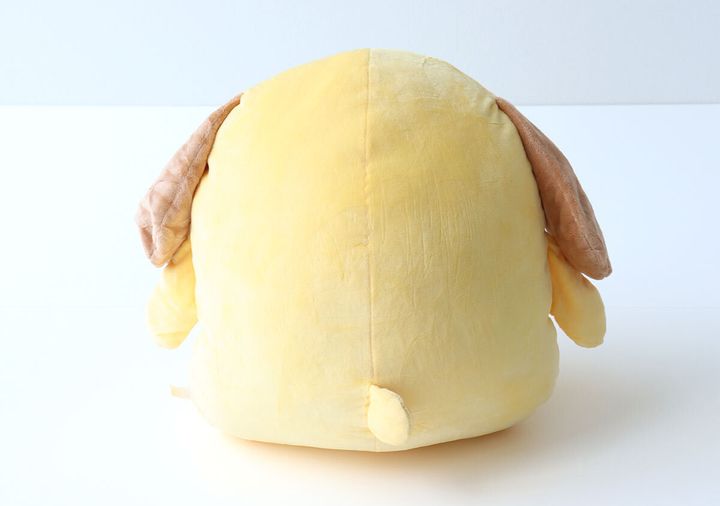 後ろから見たカスタム君のぬいぐるみと小さなしっぽ