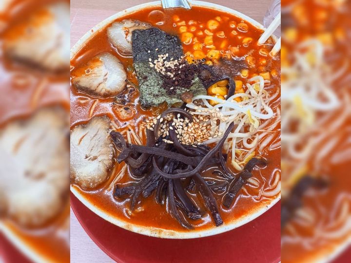 ドロドロ濃厚! 圧倒的ボリュームの旨辛味噌ラーメン