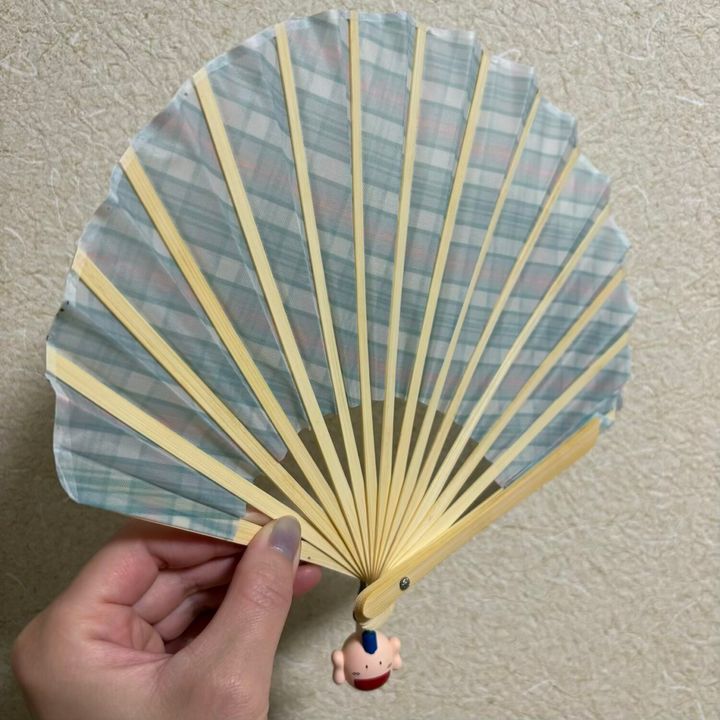 スリコ3COINS冷感グッズケース付き扇子ラッキーマンのガチャガチャ