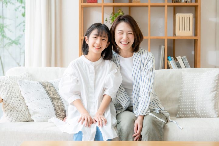 娘が友達から買った大人気シールがまさか……！世帯年収300万・43歳の母親が抱えた葛藤と「最善の道」だった解決策