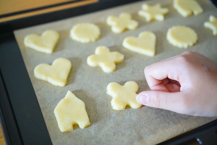 娘が友達から買った大人気シールがまさか……！世帯年収300万・43歳の母親が抱えた葛藤と「最善の道」だった解決策