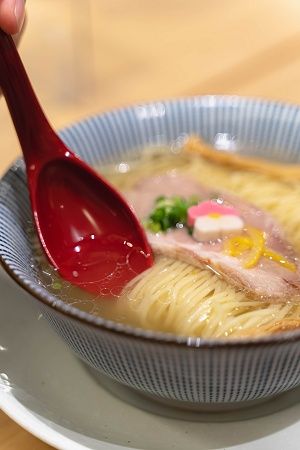 【岐阜県土岐市】芸術的な味と盛り付けが評判の「鯛塩そば 灯花」が土岐プレミアムアウトレットにOPEN