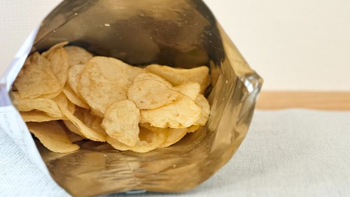 シンプルだけど中毒性あり！【ファミマ】に登場した新作ポテチの味は？
