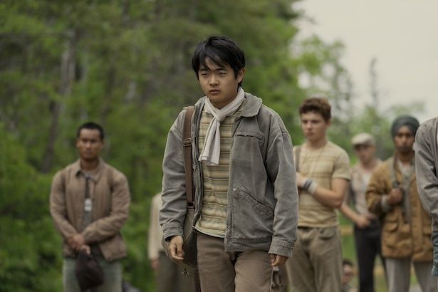 口達者でユーモア溢れるハンク・オルソン(ベン・ウォン) (C)2026 Lions Gate Ent. Inc. All Rights Reserved.
