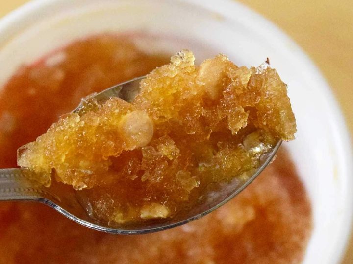 ラムネが入っていることで、シュワシュワとした楽しい食感が楽しめます。