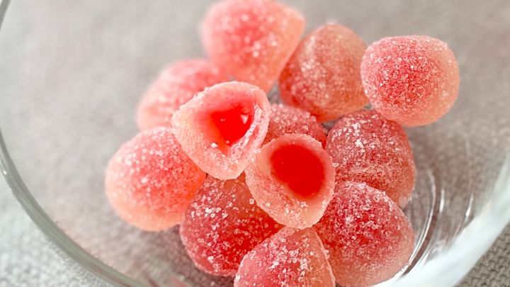 甘酸っぱいジュレがとろ～っと！【ファミマ先行】新食感グミは夏に合う味