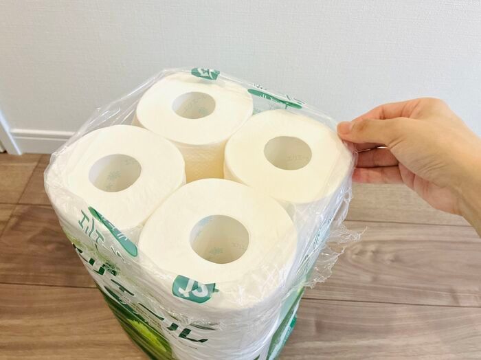 トイレットペーパー、指でズボッと開けてない？エリエール公式が教える〈プロな開け方〉をマスターしてみた！
