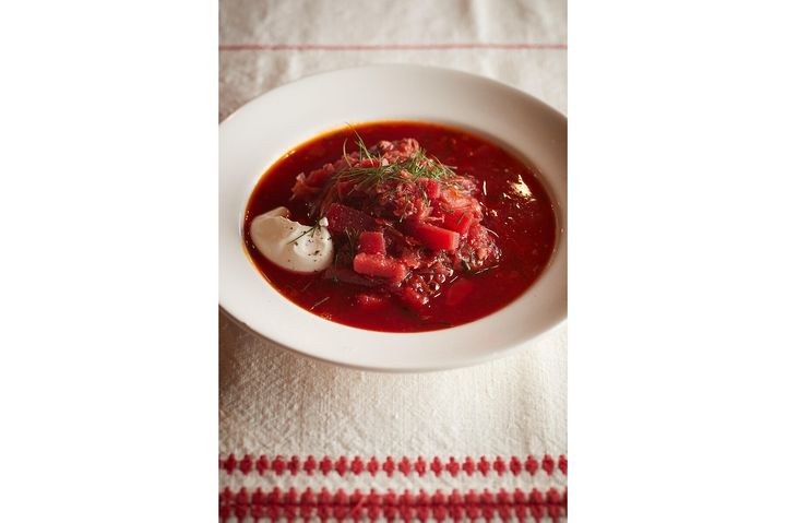 牛肉の旨味が溶け出した“ボルシチ”