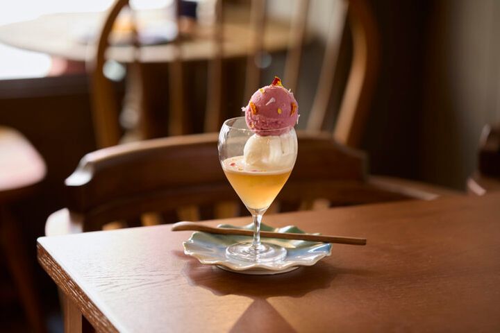 「季節×花」がテーマの美スイーツも♪高円寺のアンティークカフェ「向陽珈琲店」で極上のひと時を